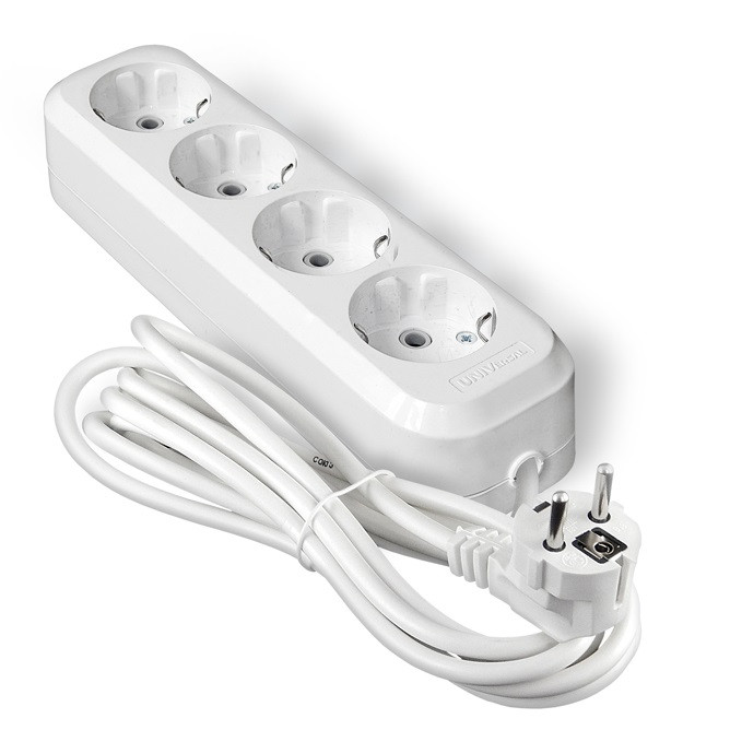 Удлинитель Universal 9631981 ПВС с заземлением 13А 4х3 м